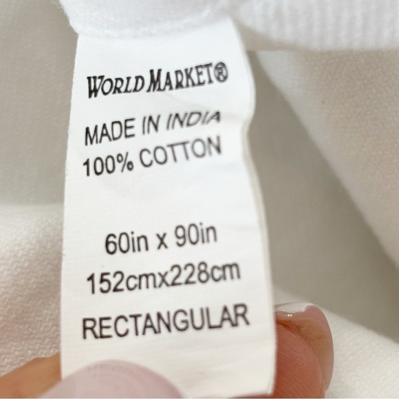 COST PLUS WORLD MARKET White Buffet Rectangular 60in x 90in Cotton Tablecloth - Picture 6 of 7